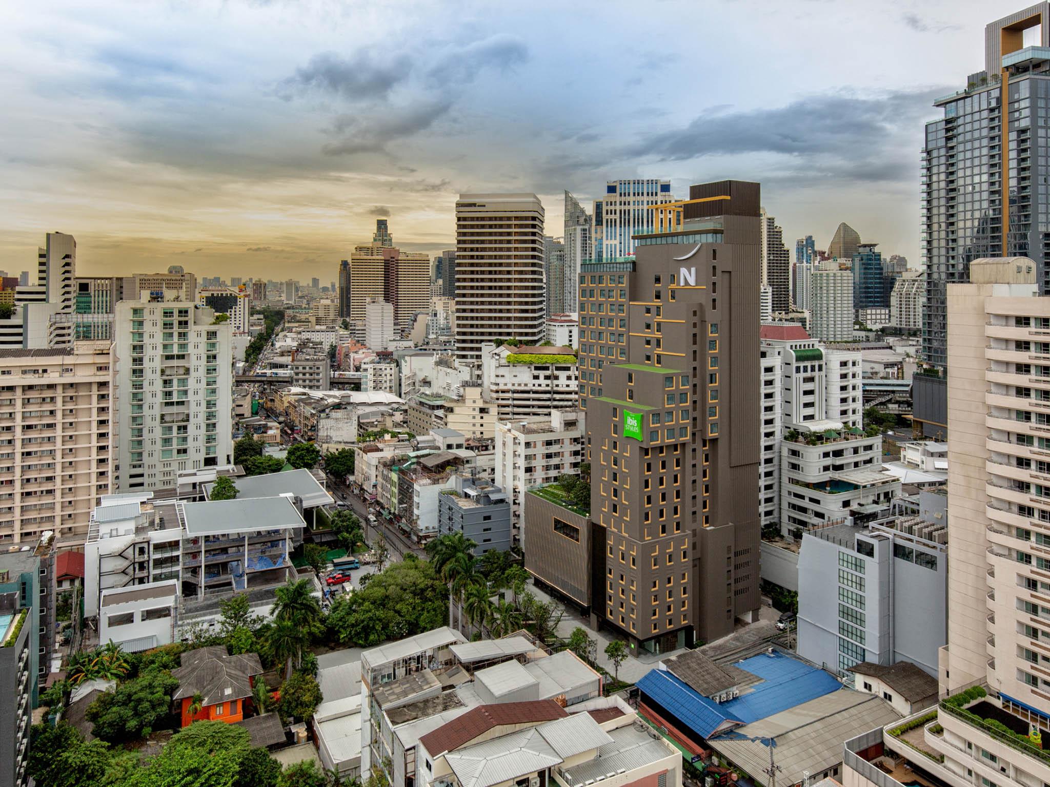 Hotel Ibis Styles Bangkok Sukhumvit 4 Exterior foto